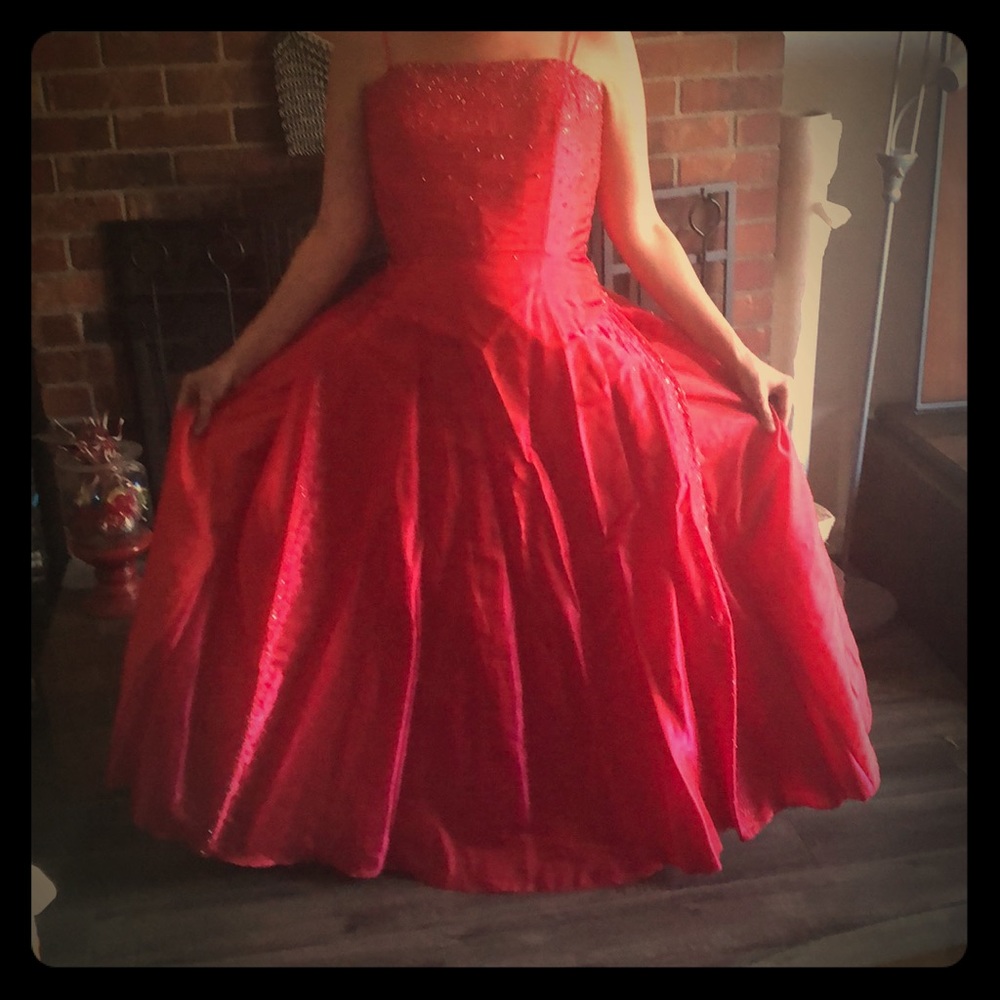 GALA TWO PIECE RED
